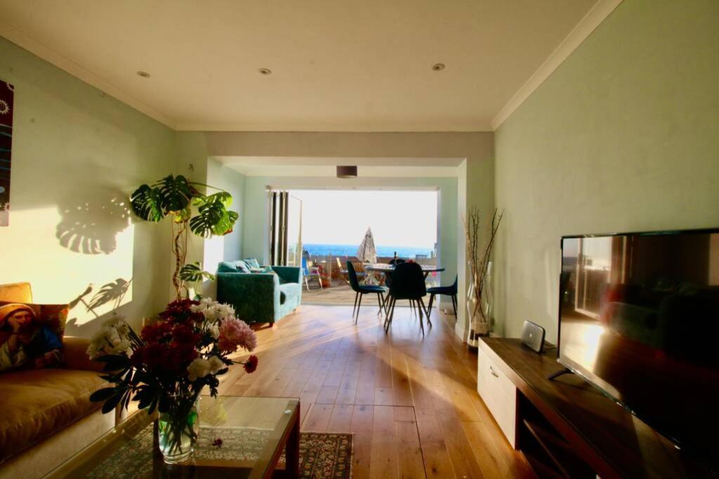 Serenity "Your Calm Seafront Retreat" By Air Premier Seaford Bagian luar foto