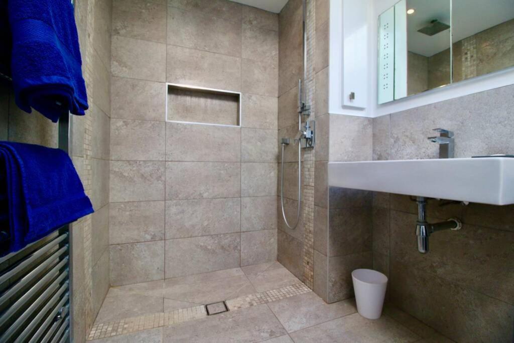 Serenity "Your Calm Seafront Retreat" By Air Premier Seaford Bagian luar foto