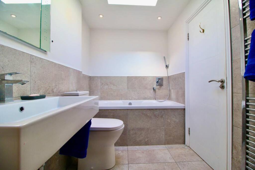 Serenity "Your Calm Seafront Retreat" By Air Premier Seaford Bagian luar foto